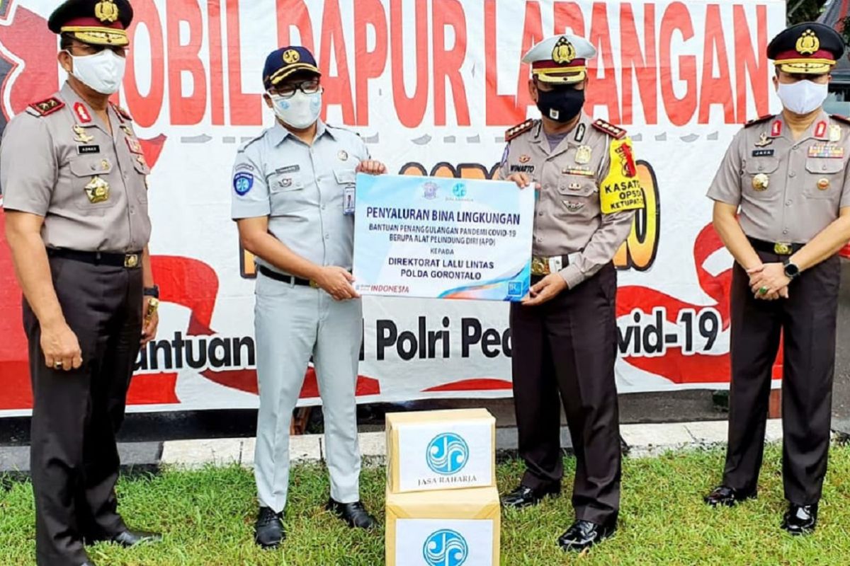 Jasa Raharja Salurkan APD ke Polda Gorontalo dan RSAS