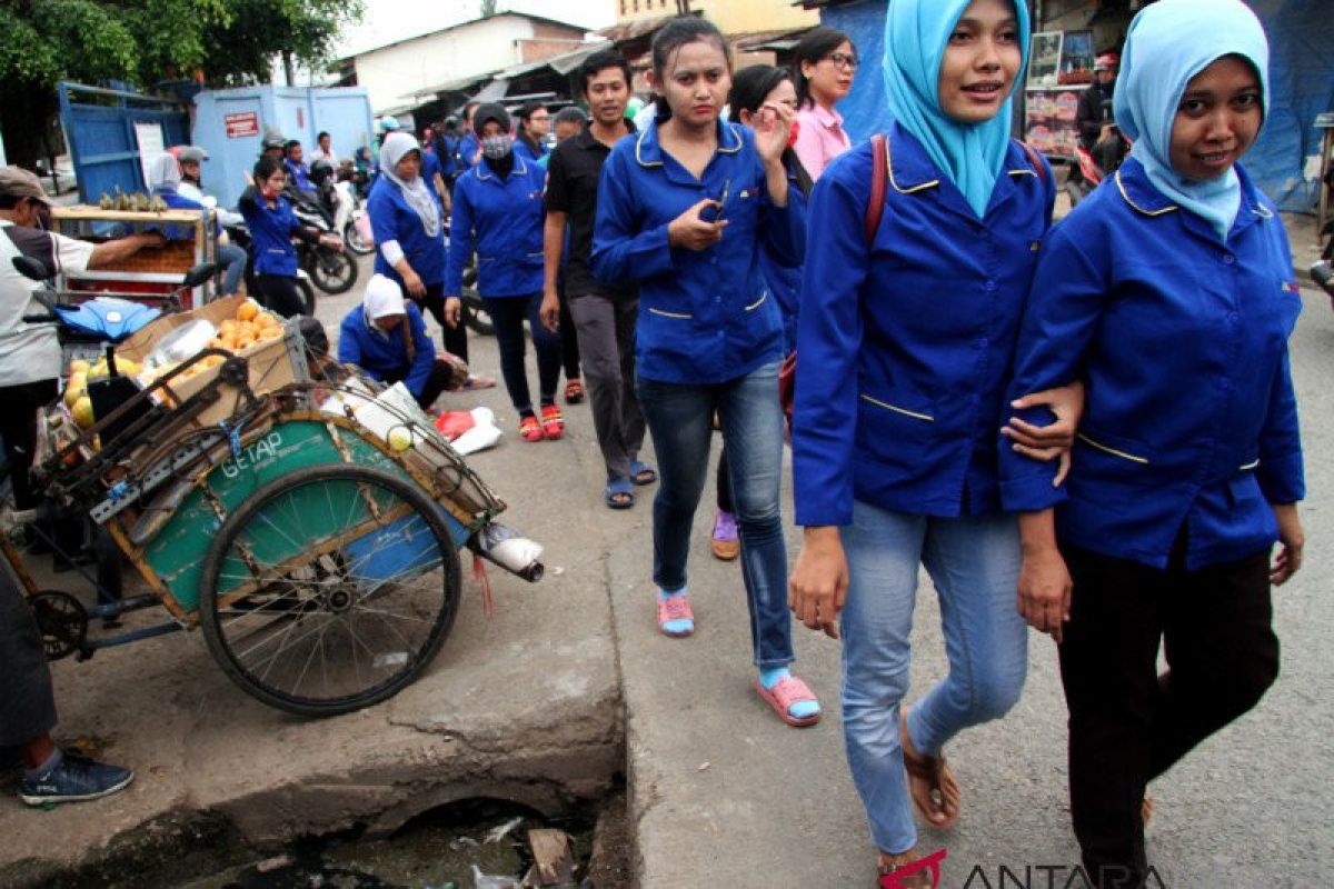 Longgarkan PSBB, perlu tetapkan protokol kesehatan pekerja