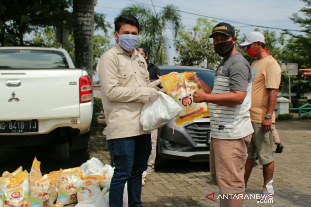 IJTI Sumsel bantu sembako dan masker masyarakat terdampak COVID-19