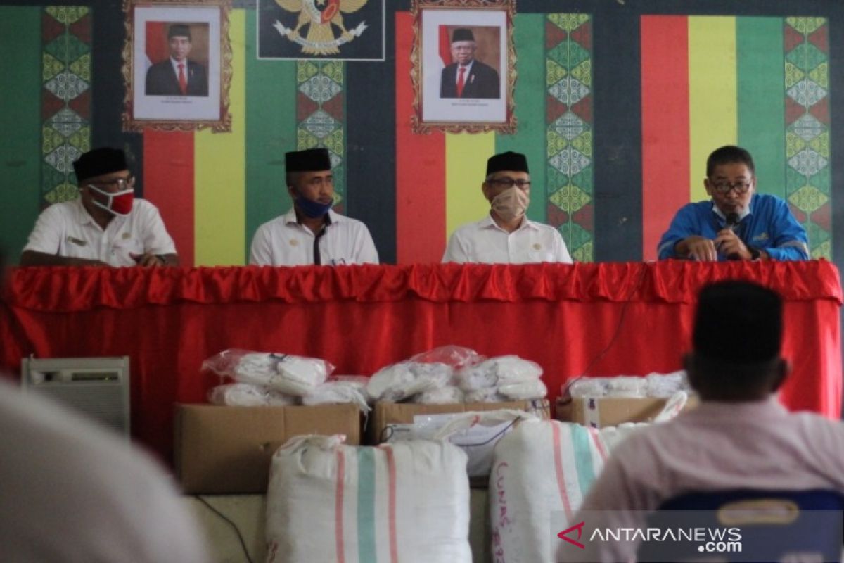 Mifa Bersaudara bagikan 12.400 masker untuk warga Aceh Barat