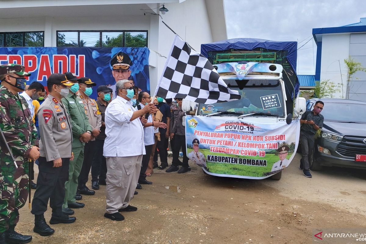 Sulawesi Tenggara salurkan 417 ton pupuk perkuat sentra produksi pangan