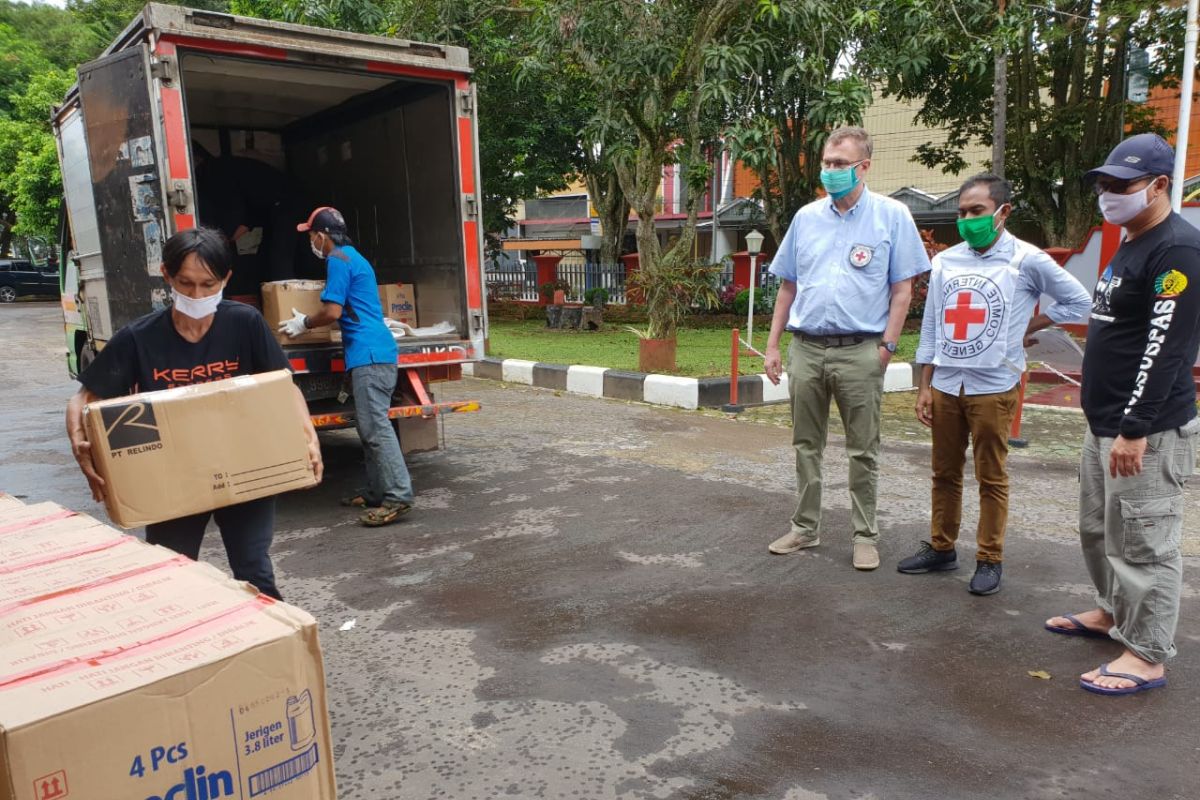 Cegah COVID-19, ICRC distribusi bantuan ke lapas di Jabar dan Banten