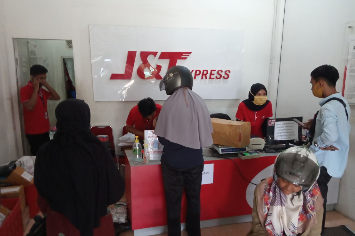 Pengiriman paket barang di Agam meningkat drastis jelang Lebaran