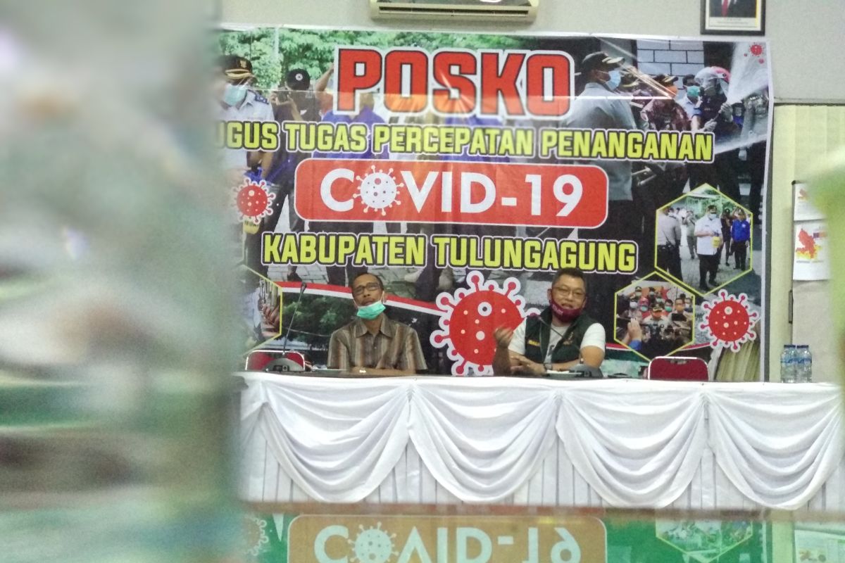 62 pegawai Dispendukcapil Tulungagung jalani tes cepat, dua orang reaktif