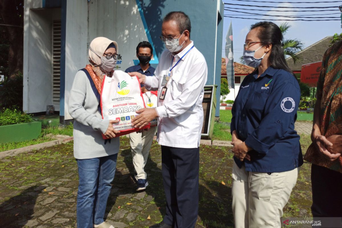 36 ribu paket sembako disalurkan lewat balai-balai Kementerian Sosial