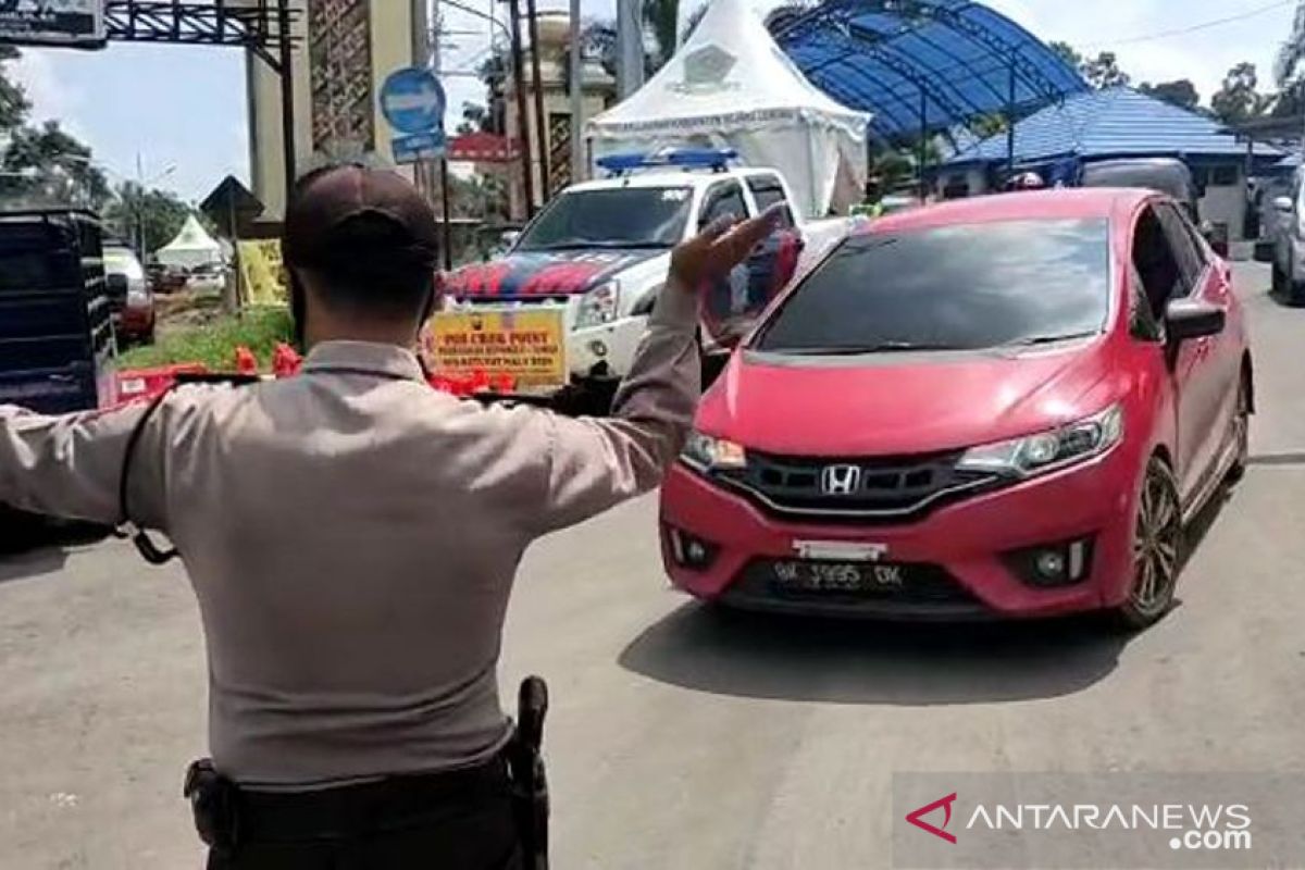 Polisi di Rejang Lebong putar balik ratusan kendaraan pemudik