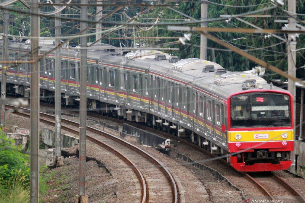 Volume pengguna KRL di Hari Lebaran turun 90 persen