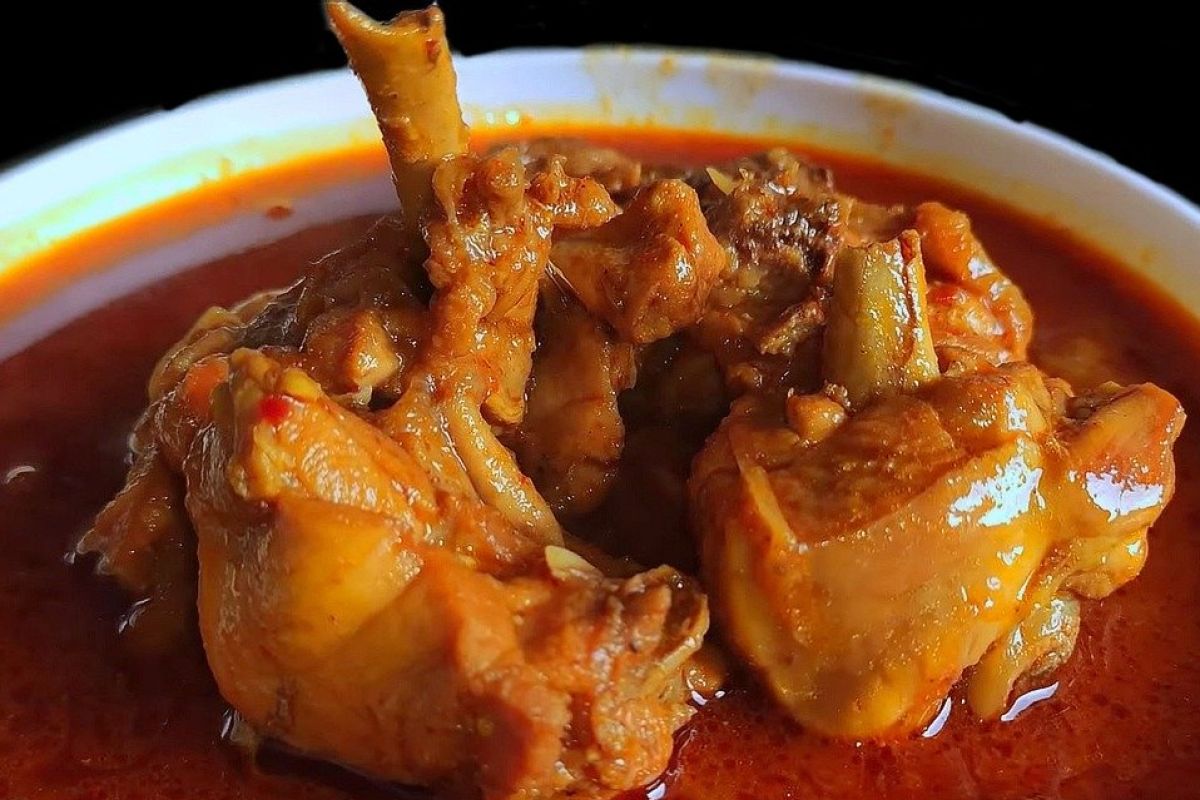 Ini tips aman makan gulai hingga rendang saat Lebaran