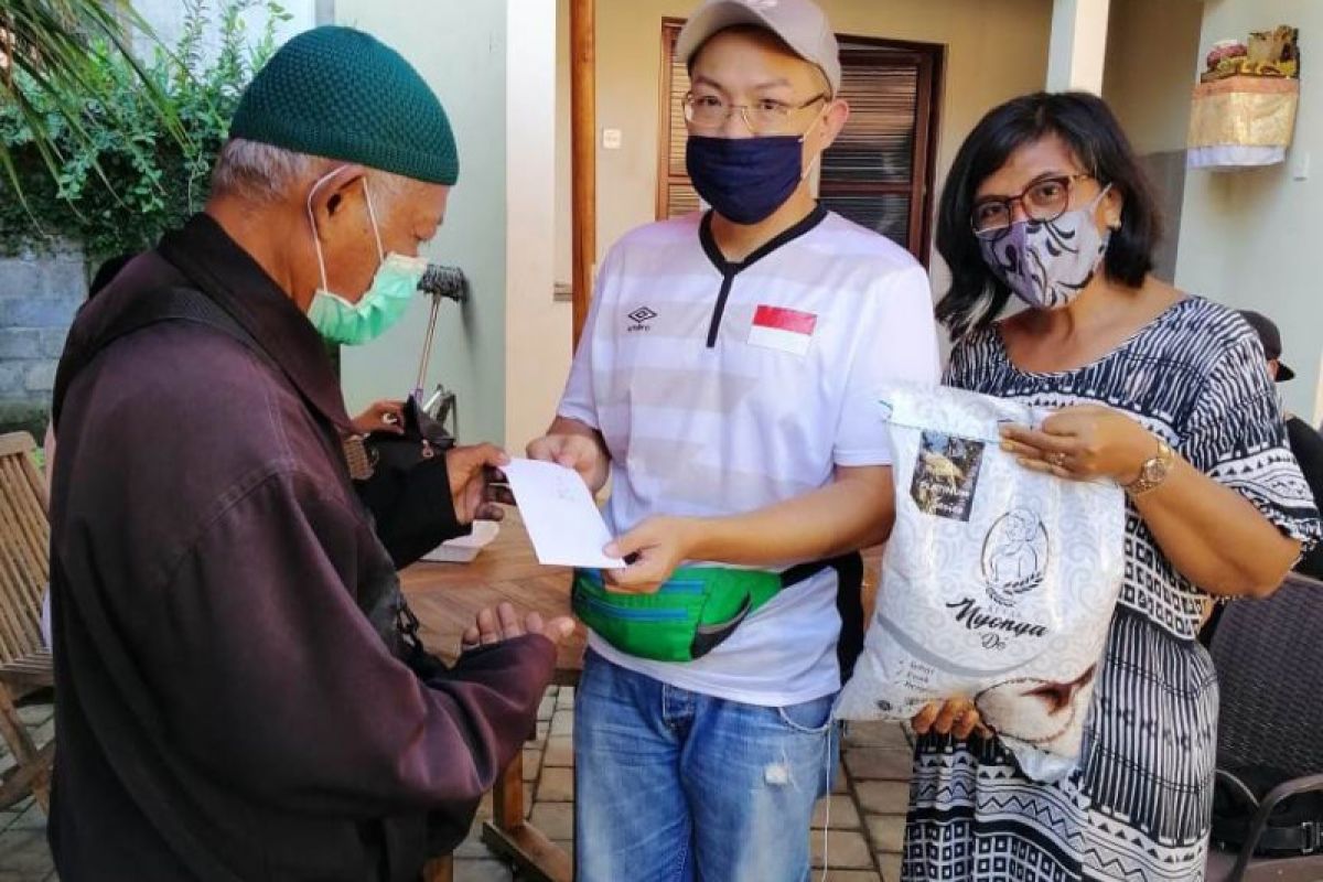 Perantau di Ubud bantu sesama yang terdampak pandemi COVID-19