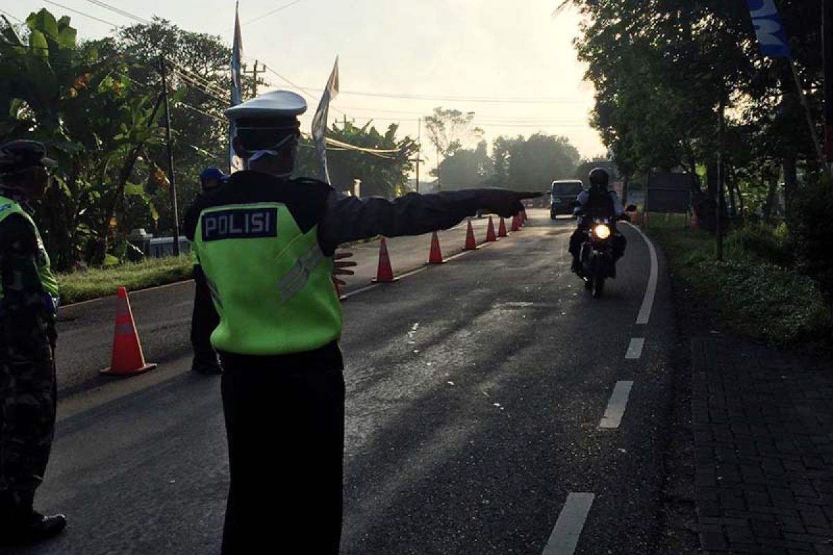 Petugas posko terpadu perketat  akses masuk ke Banyumas