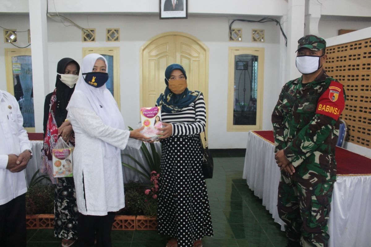 Banyuwangi mulai salurkan bantuan paket nutrisi bagi ibu hamil dan menyusui