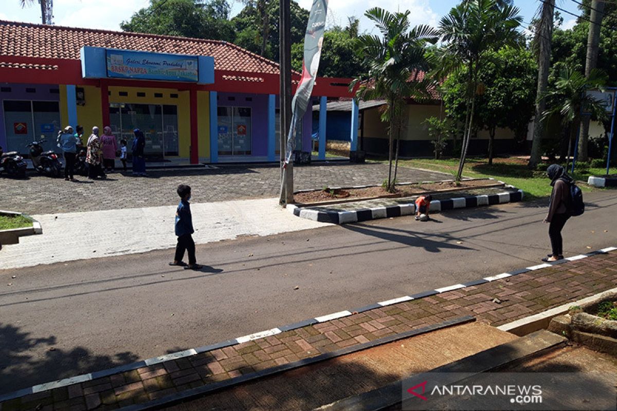 Kala Lebaran mereka tanpa ayah dan ibu