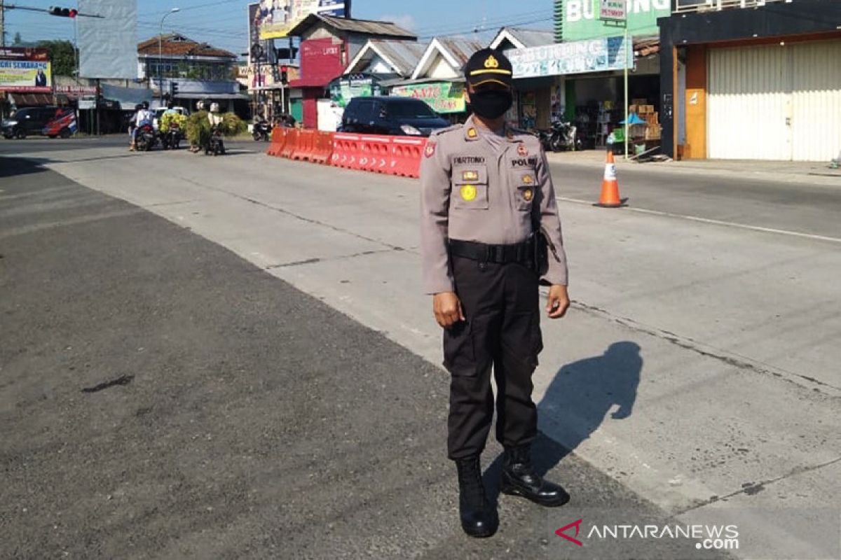 Polisi sekat jalur perbatasan Purbalingga-Banjarnegara