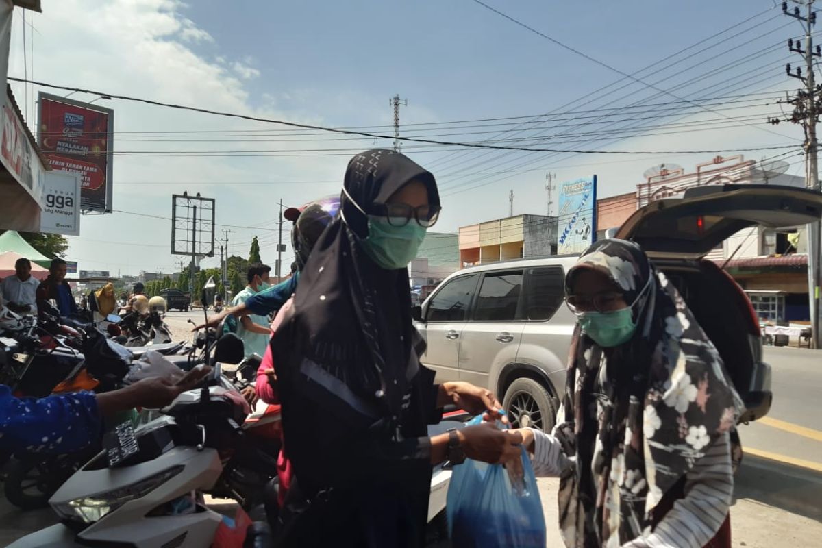 Warga dapat 500 masker dan antiseptik dari Bireuen Community