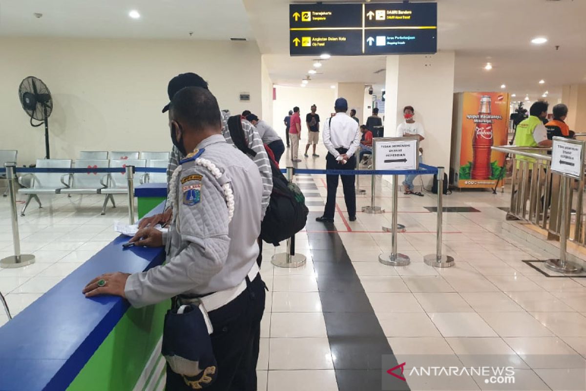 Hingga Sabtu siang tidak ada pemberangkatan bus dari Pulo Gebang