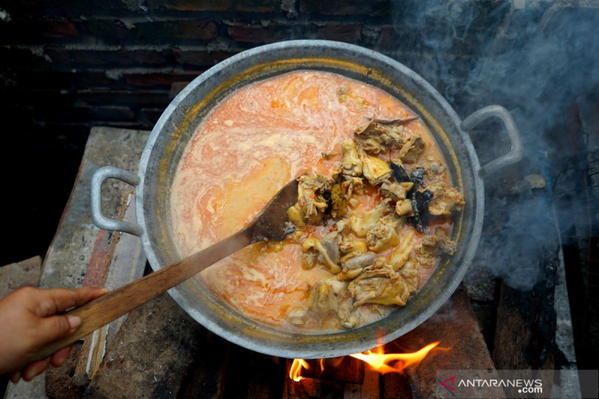 Warga Gorontalo mulai siapkan makanan khas Lebaran