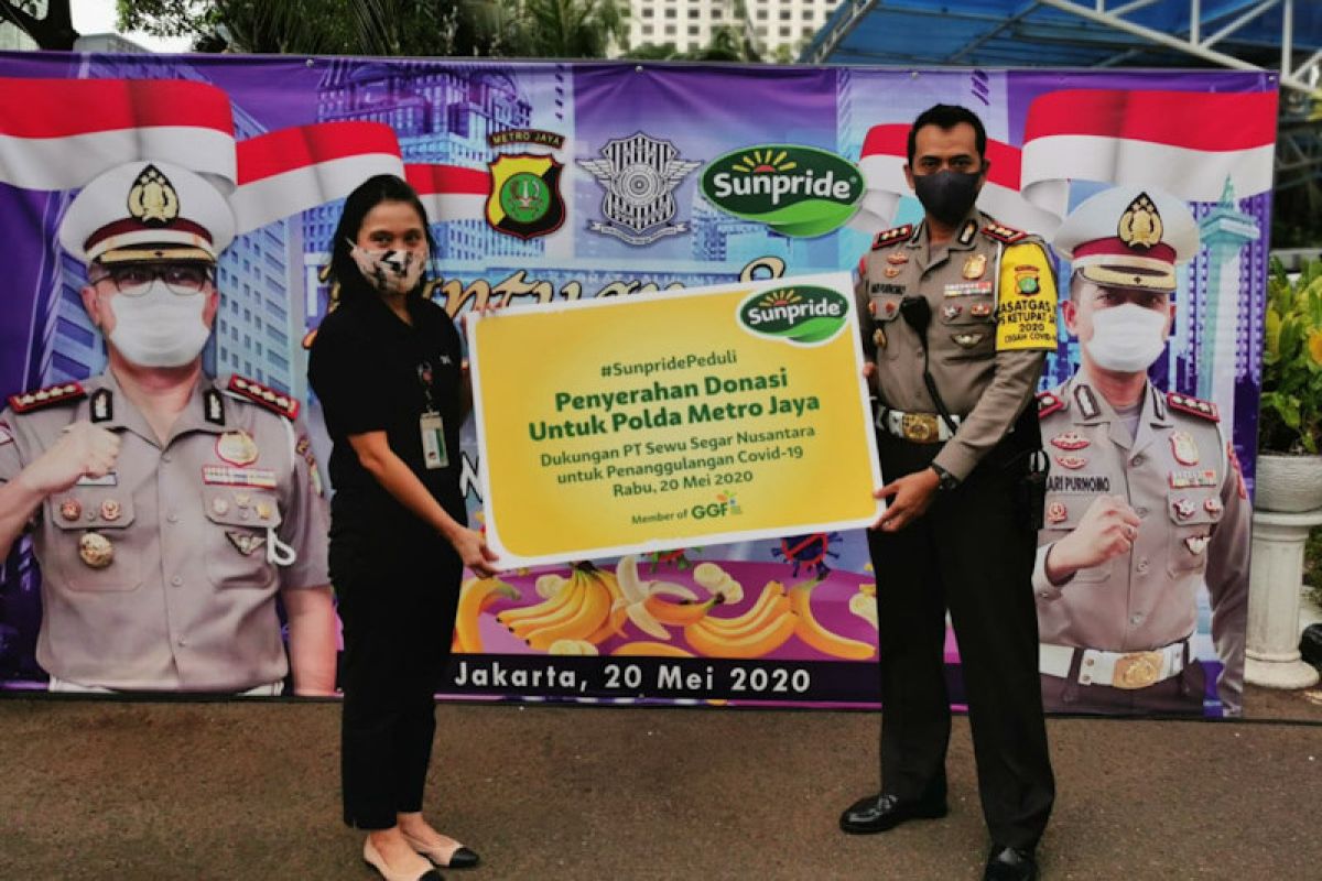 Sunpride serahkan donasi 1,3 ton pisang kepada Dir Lantas Polda Metro Jaya