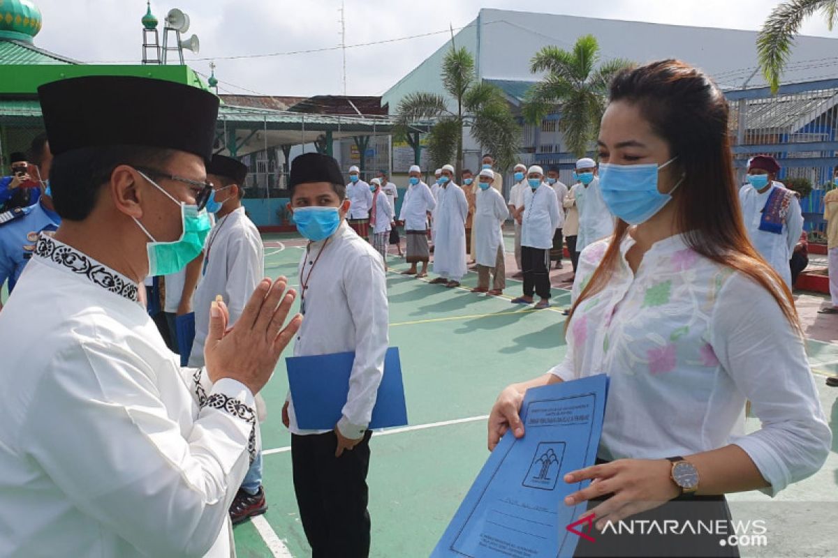 Kemarin, Remisi Idul Fitri hingga Densus tangkap warga Tanah Datar