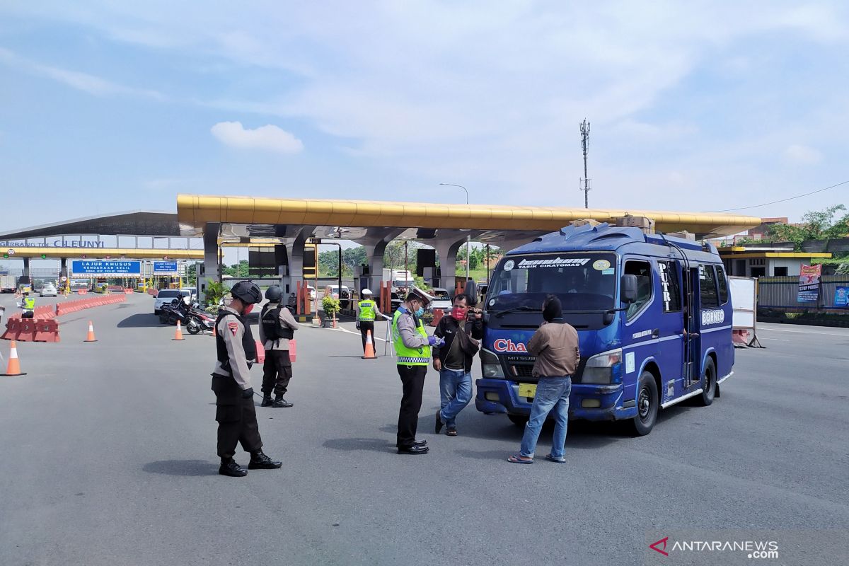 Setelah dihadang dan  72.000 kendaraan pemudik disuruh balik