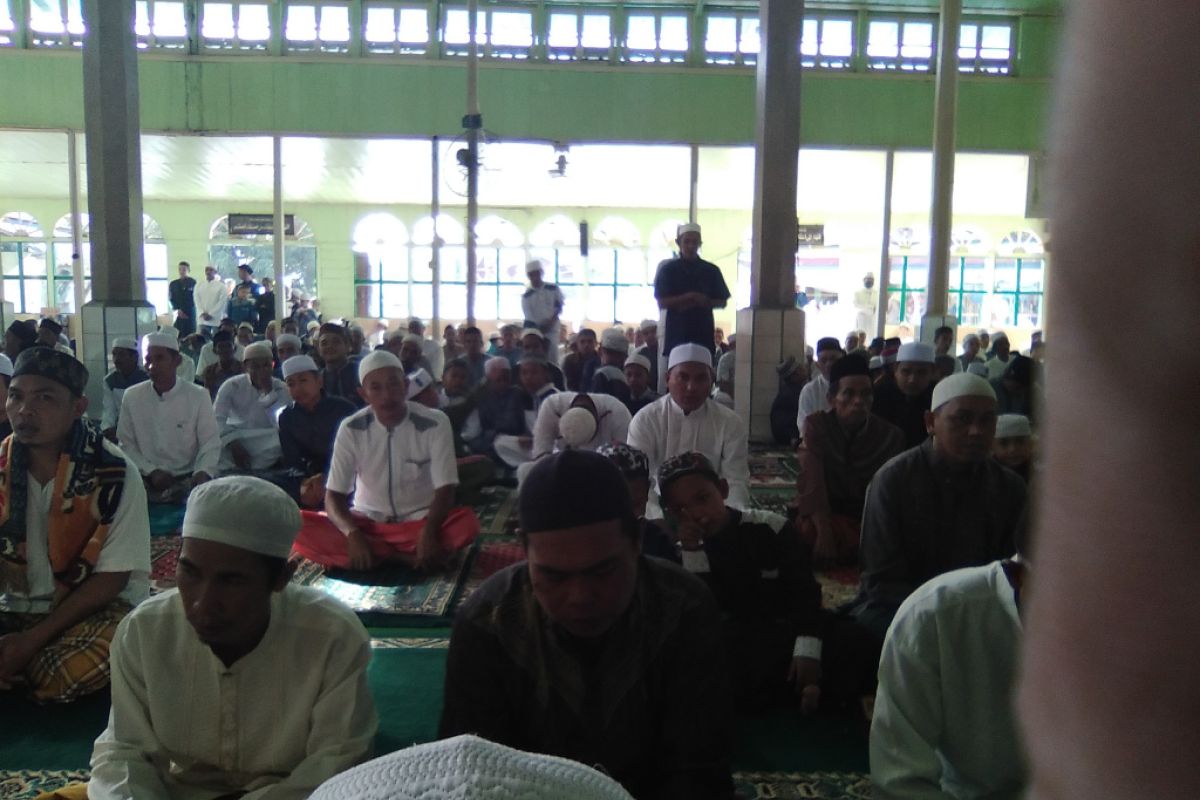 Shalat idul fitri di kampung berjalan aman dan lancar