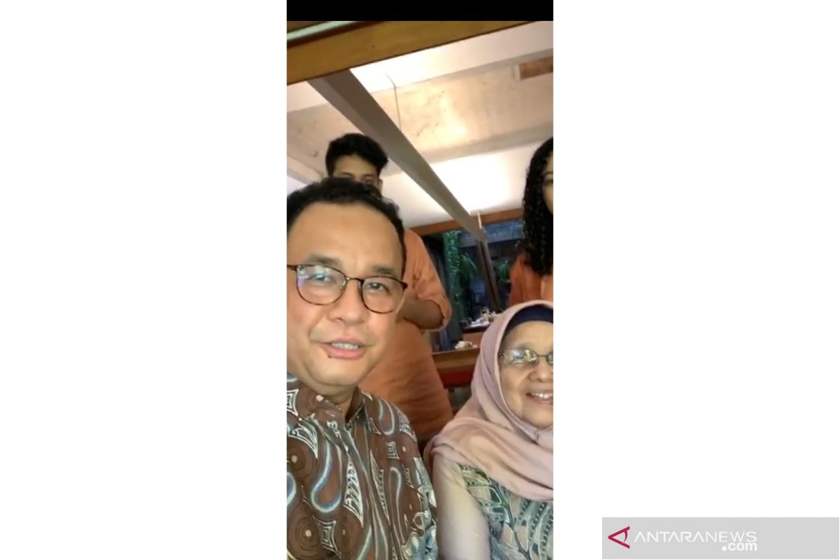 Anies silaturahmi virtual rayakan Lebaran di tengah COVID-19