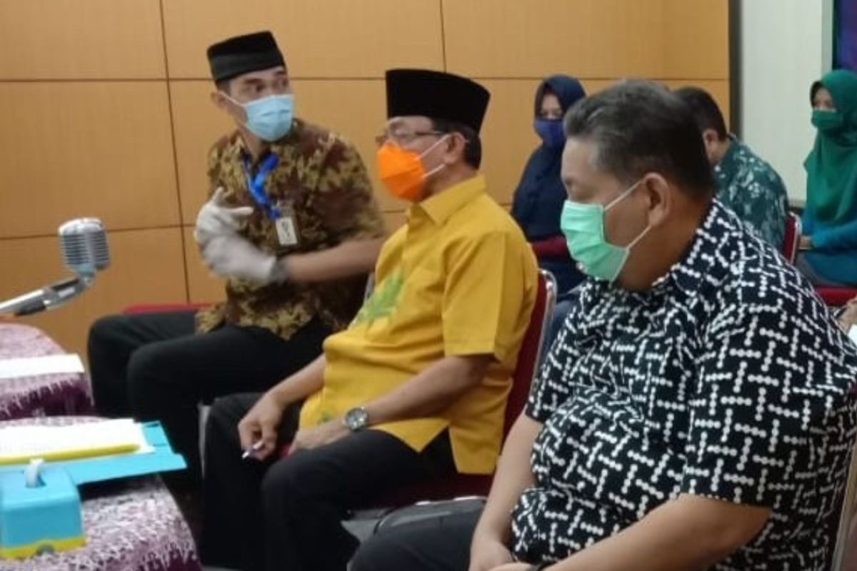 Bupati Inhil harapkan program listrik desa berkesinambungan