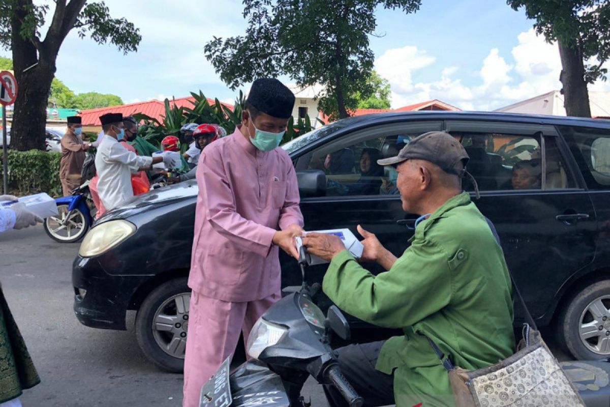 Wali Kota Batam antar makanan sebagai pengganti open house