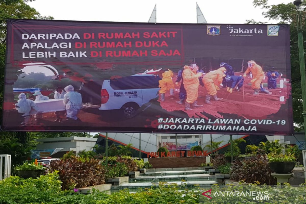 TPU Karet Bivak menutup kegiatan ziarah di momen Lebaran ikuti PSBB