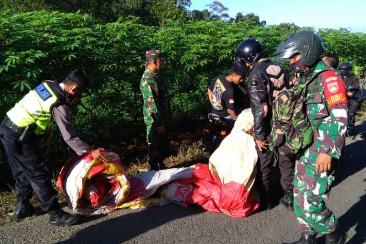 Antisipasi keramaian, petugas sita enam balon udara berukuran besar