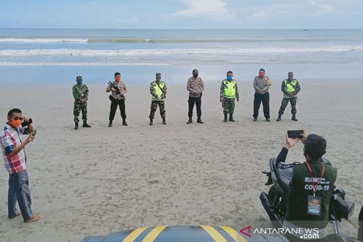 Danau Dendam Tak Sudah ramai pengunjung