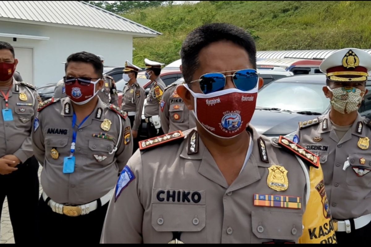 Polda Lampung lakukan penyekatan kendaraan pada arus balik