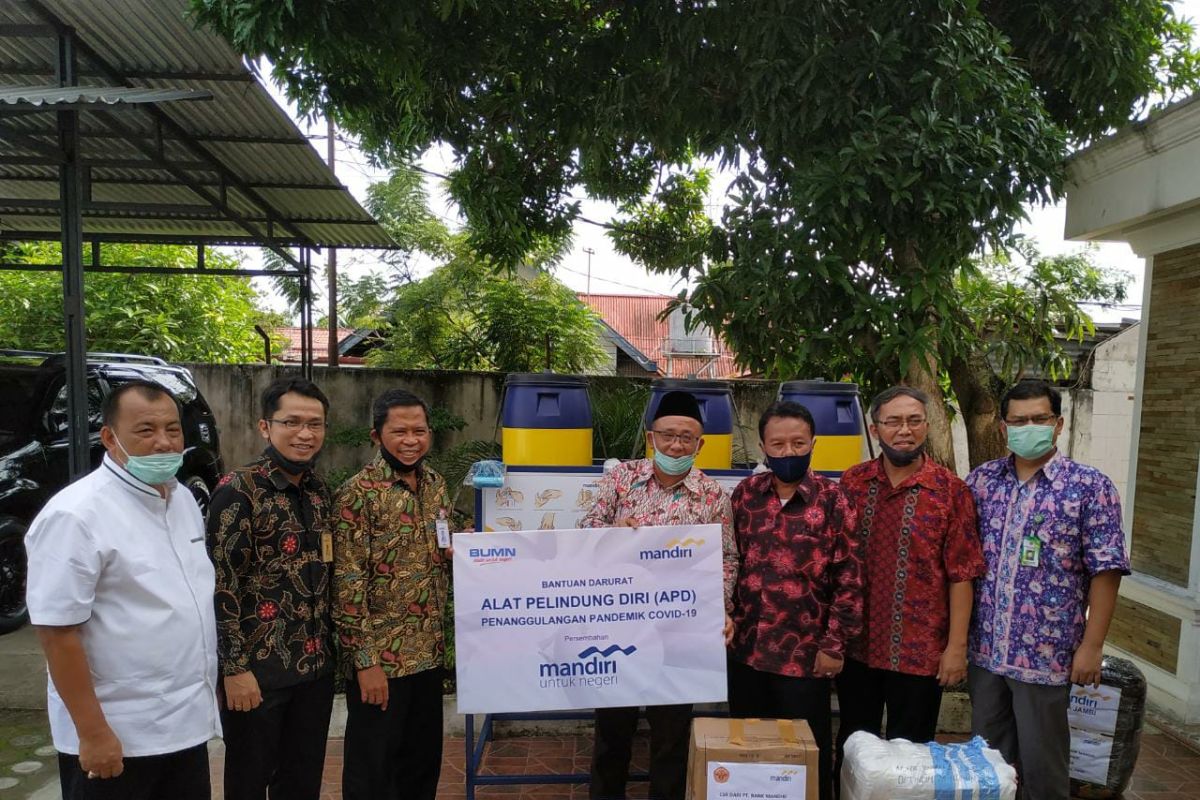 Mandiri serahkan APD dan tempat cuci tangan portabel ke Unja