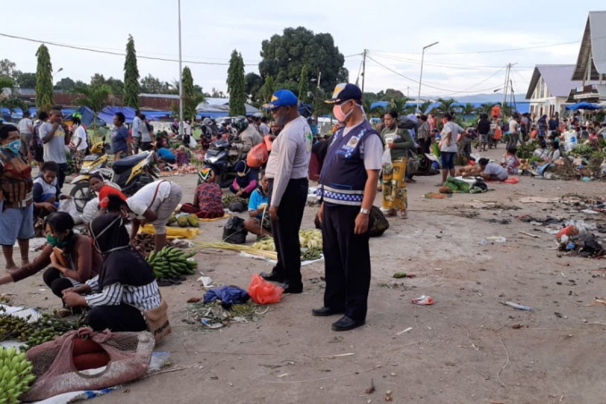 Gugus tugas Jayapura: Masuk pasar wajib gunakan masker