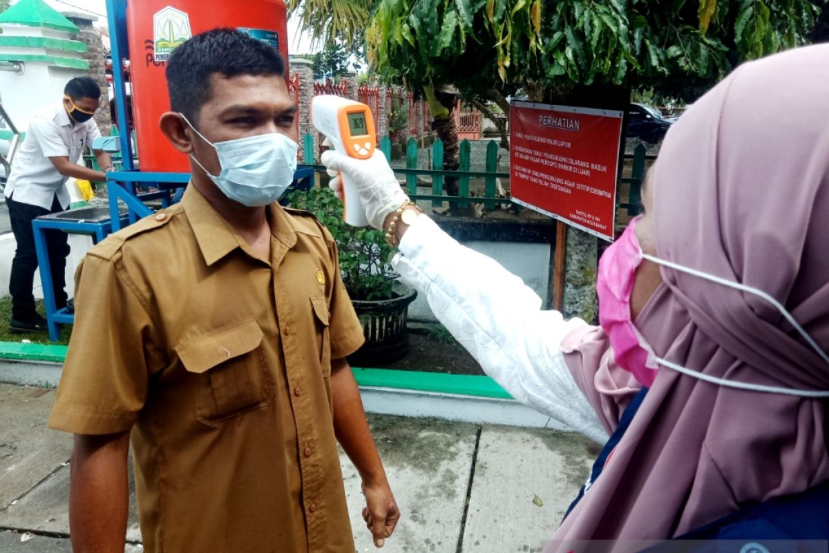 Aceh Barat terapkan protokol kesehatan saat silaturahmi bersama ribuan ASN