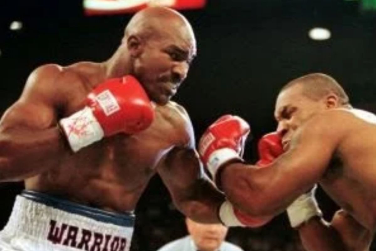 Holyfield: jika Mike Tyson minta tarung ulang, saya siap