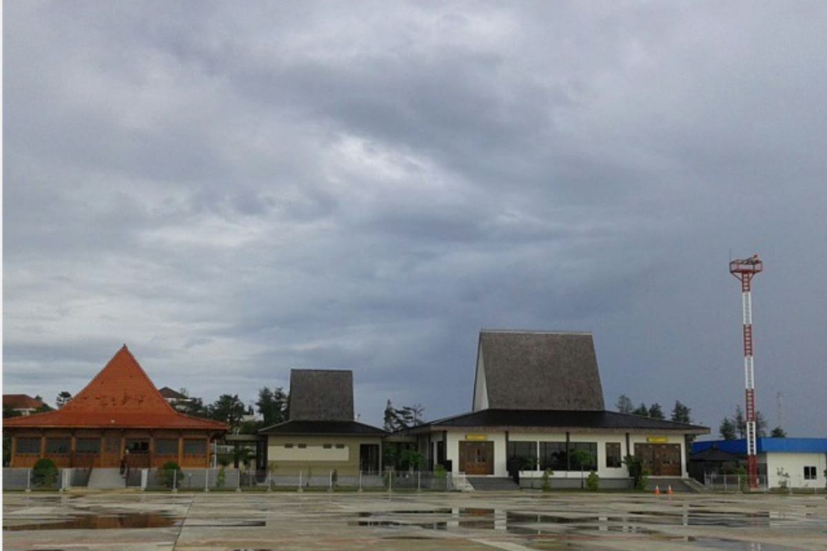 Aktifitas penerbangan di Bandara Bersujud sepi penumpang