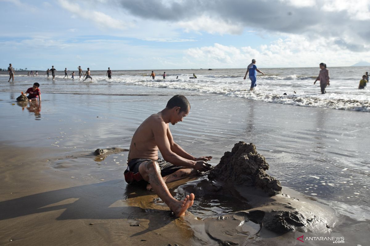 Pengelola wisata Pantai Carita terapkan protokol kesehatan