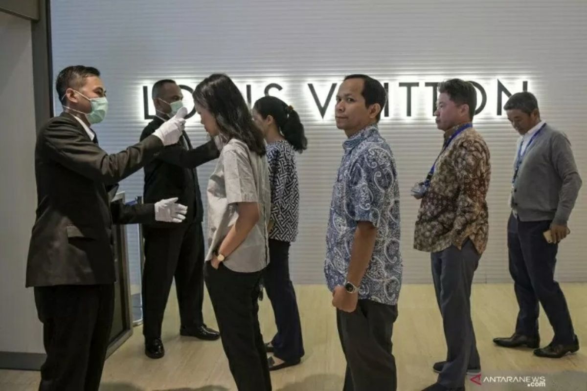 Di Jakarta, masyarakat belum tertarik ke mal karena COVID-19 masih mewabah