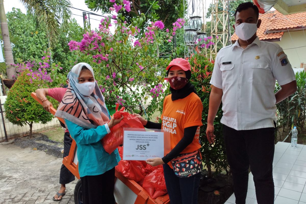 JSS salurkan 715 paket bansos di Pulau Untung Jawa