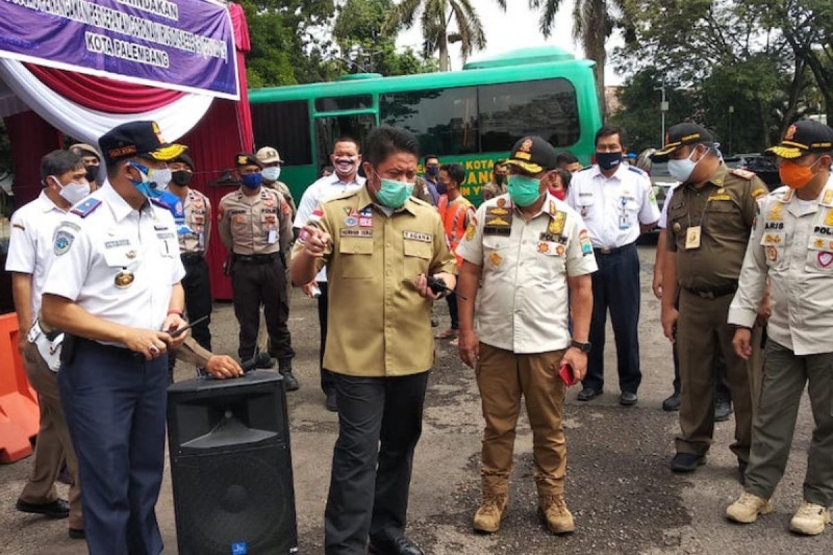 Sumsel tertinggi di Sumatera kasus COVID-19, Gubernur Herman Deru klarifikasi daerahnya banyak uji "swab"