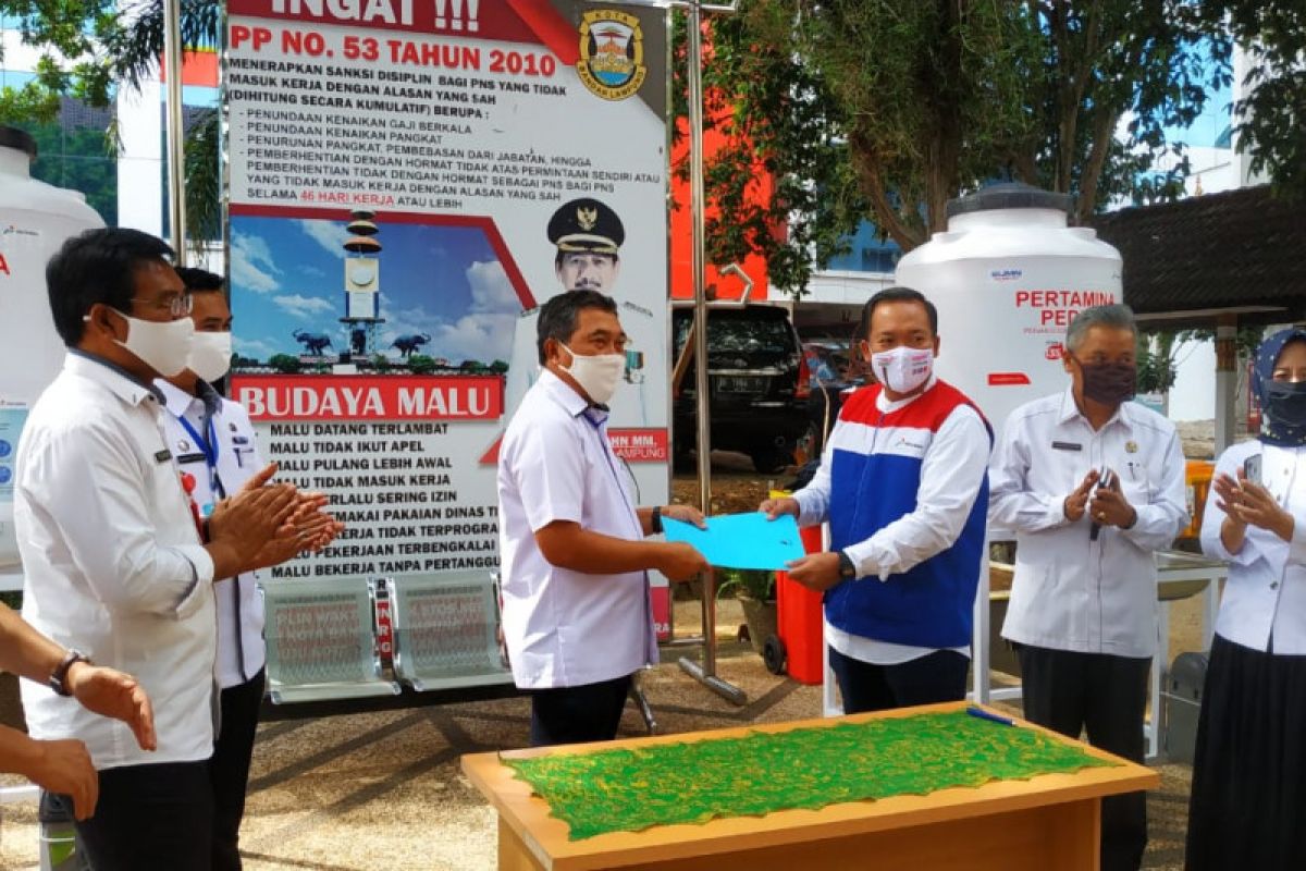 Pertamina berikan bantuan 10 wastafel portable ke Pemkot Bandarlampung