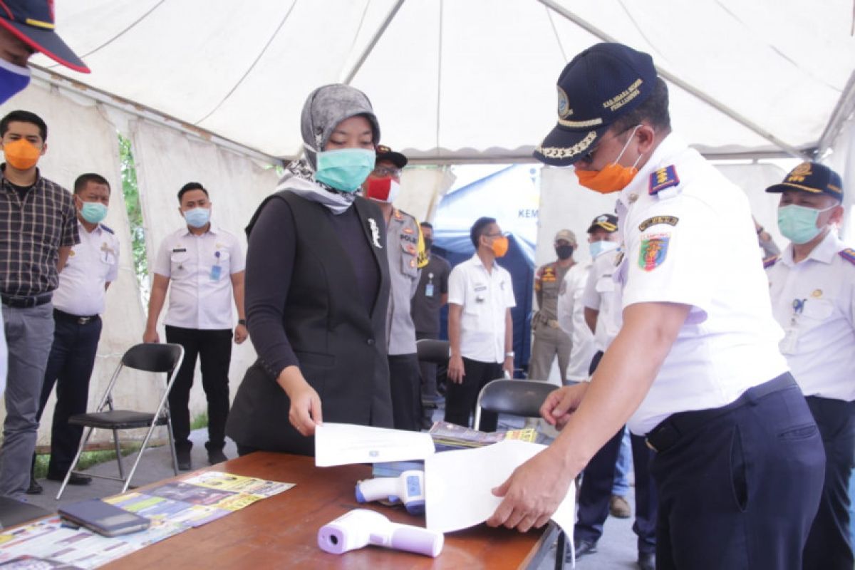 Dokumen tidak lengkap, tak bisa nyeberang ke Merak