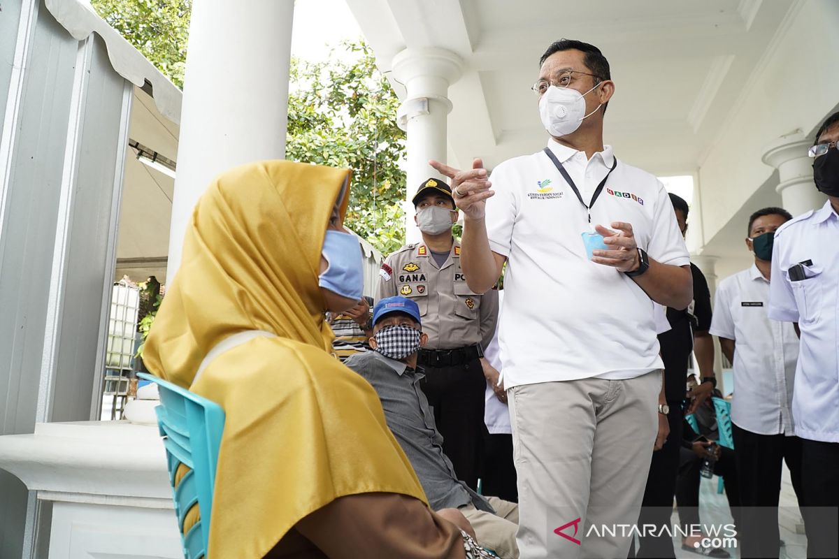 Mensos : 80 persen petani dan nelayan belum tercatat di DTKS