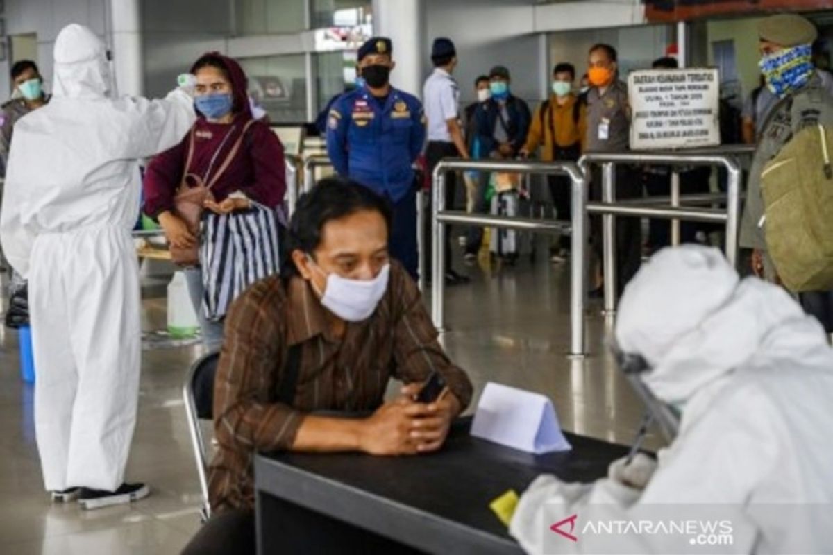 Gubernur  batasi perjalanan warga Sulteng dengan transportasi umum