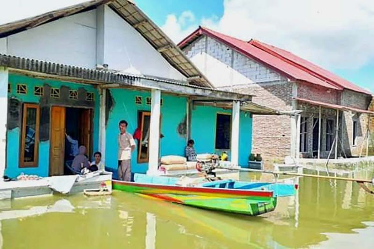 Gelombang setinggi hingga enam meter berpotensi terjadi di laut selatan Jawa