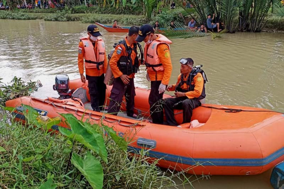 Seorang warga hilang di Sungai Kalisabuk Cilacap