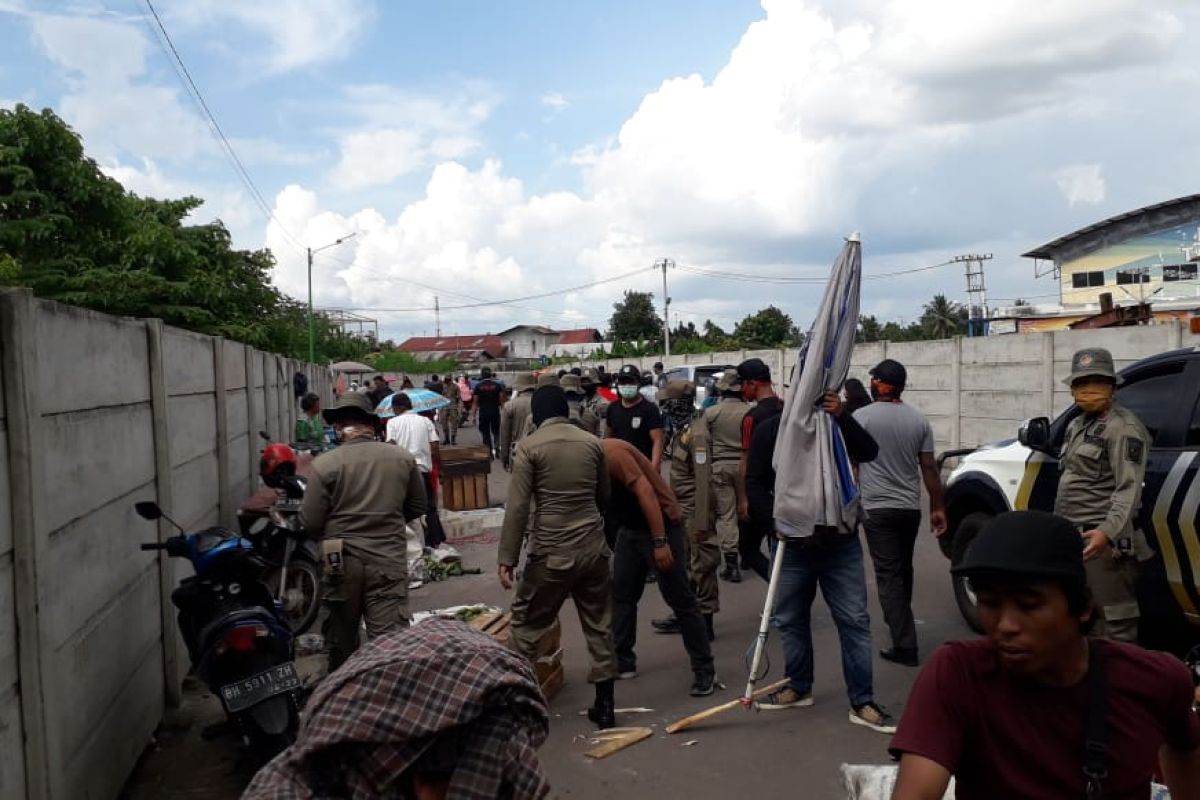 Pemkot Jambi akan bongkar kios pedagang pasar yang tak taat aturan