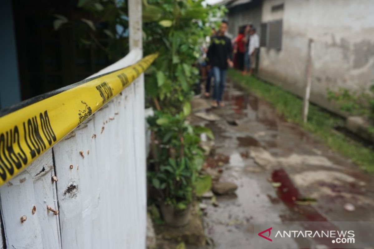 Dua pria saling bacok di Sei Mencirim Sunggal