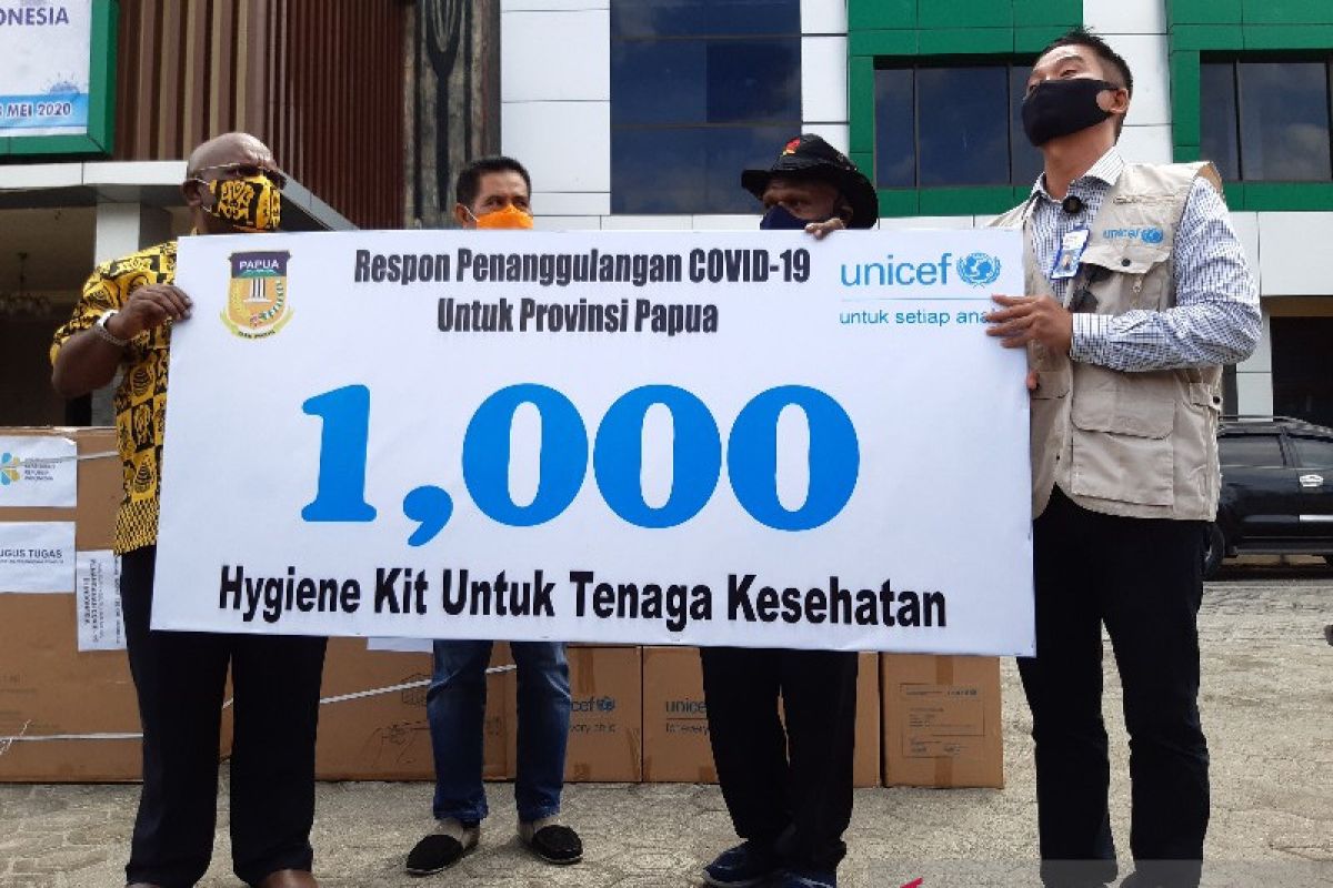 Wagub Papua lepas 168 tenaga medis penanganan COVID-19 di kabupaten/kota