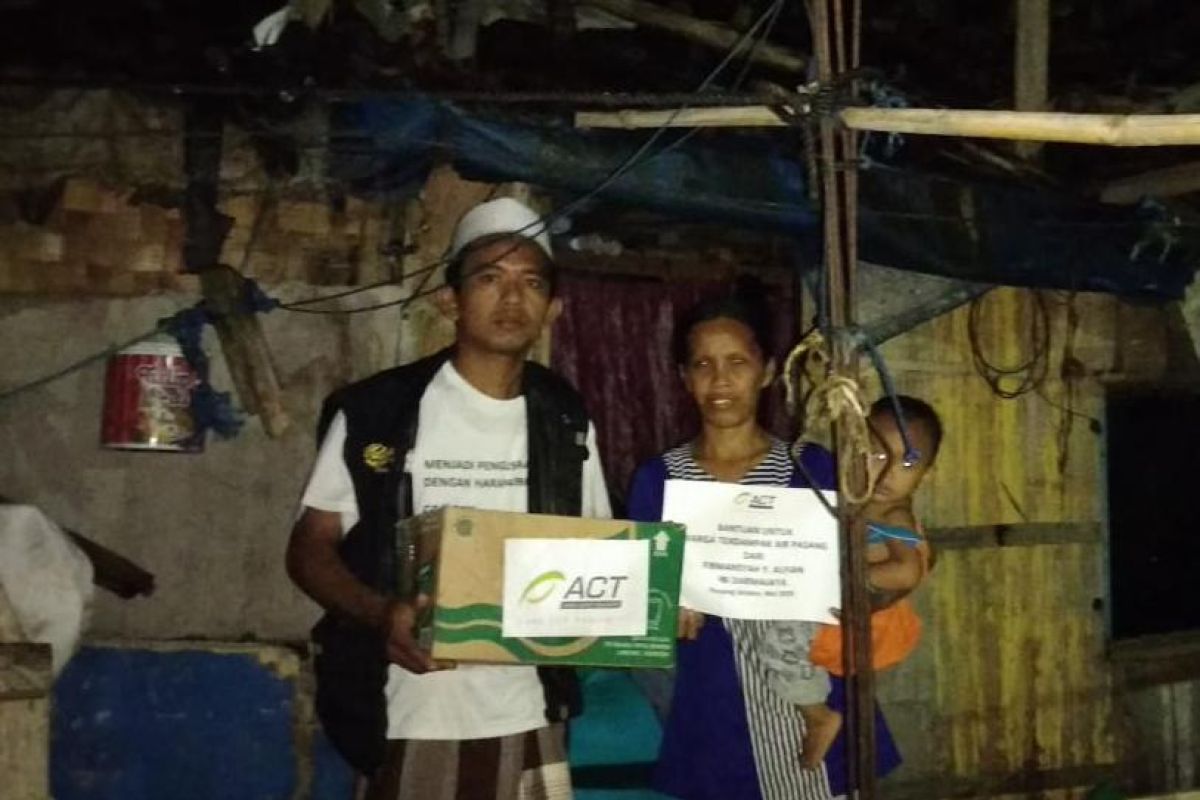 ACT Lampung beri bantuan warga terdampak gelombang pasang